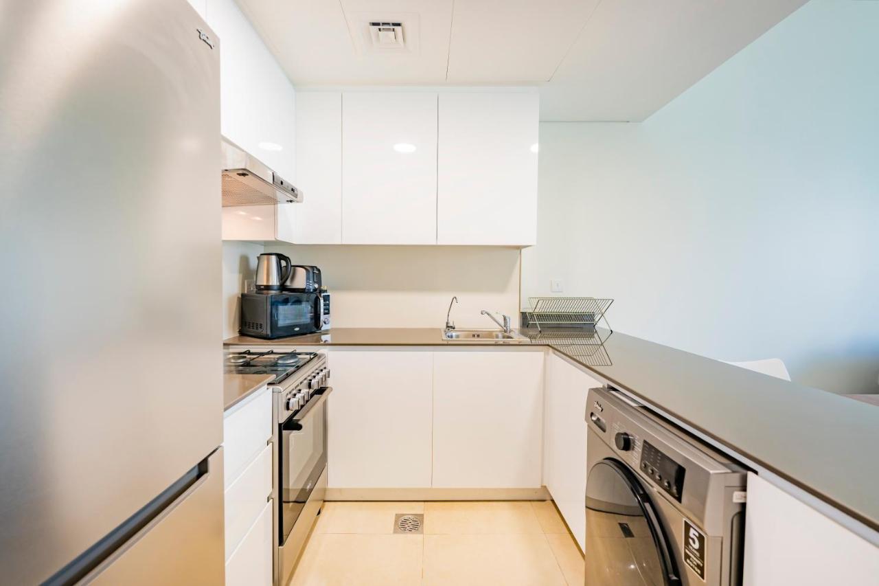 Expo Village Serviced Apartments Dubai Esterno foto