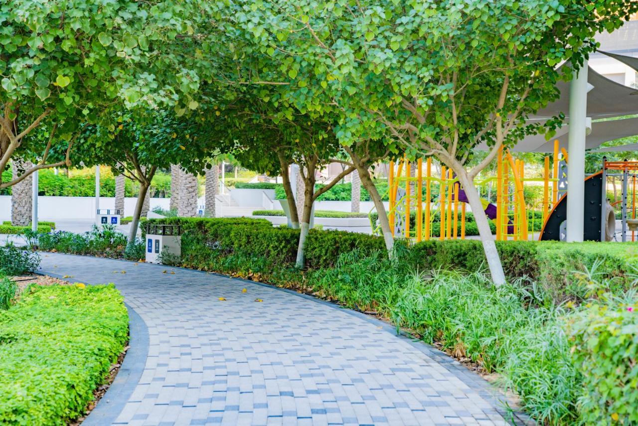 Expo Village Serviced Apartments Dubai Esterno foto