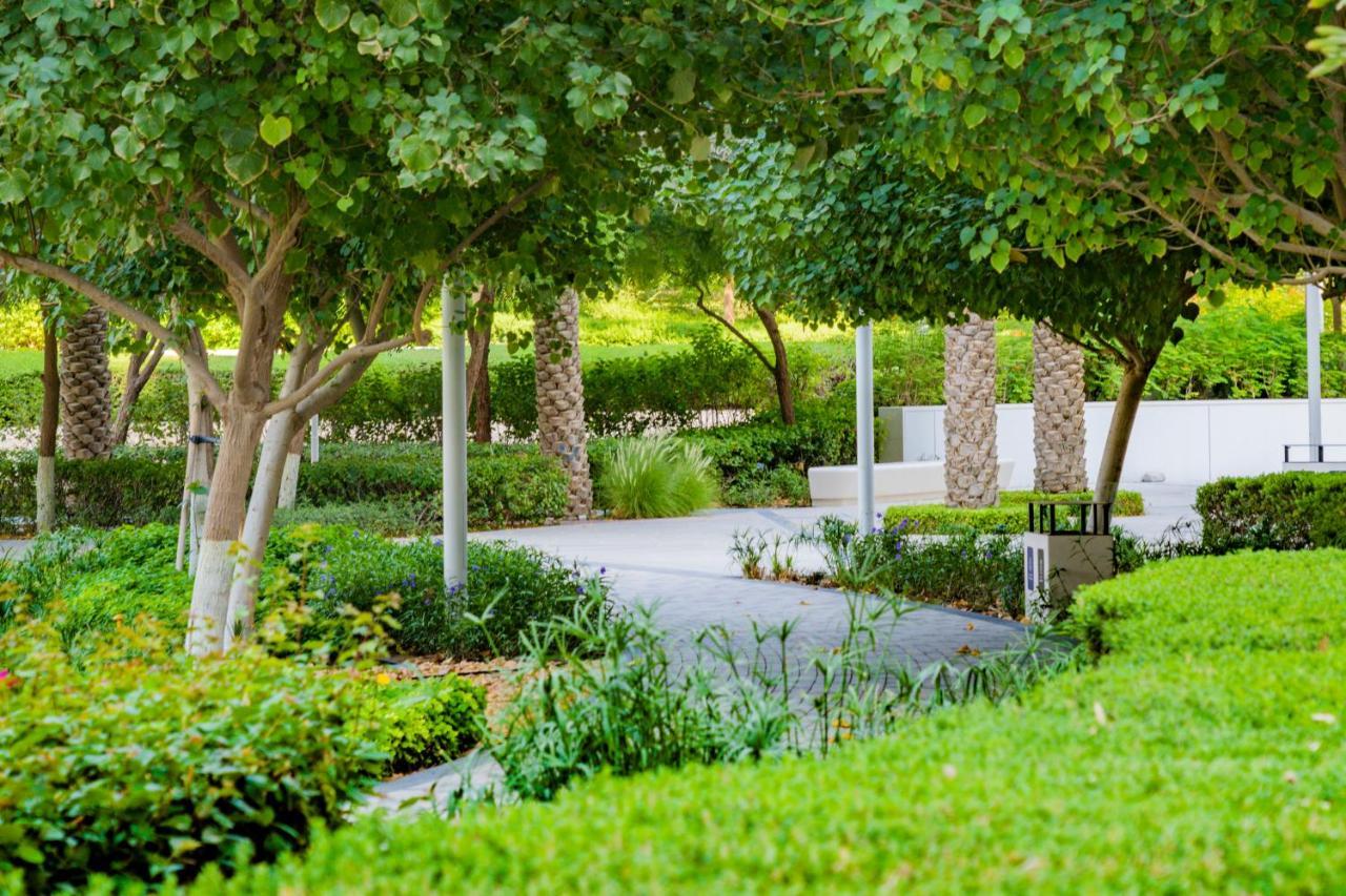 Expo Village Serviced Apartments Dubai Esterno foto